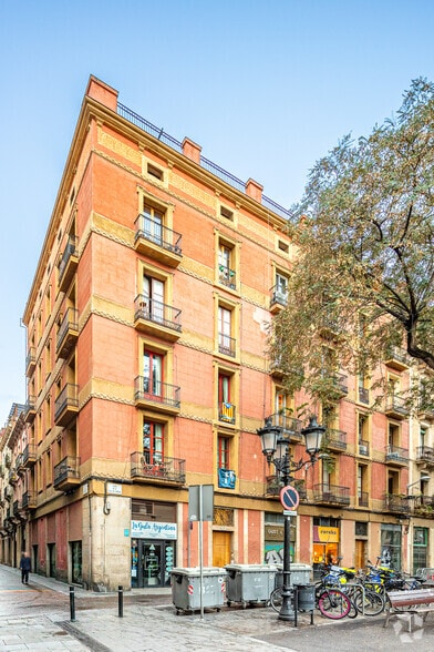 Local en Barcelona, Barcelona en alquiler - Foto del edificio - Imagen 2 de 2