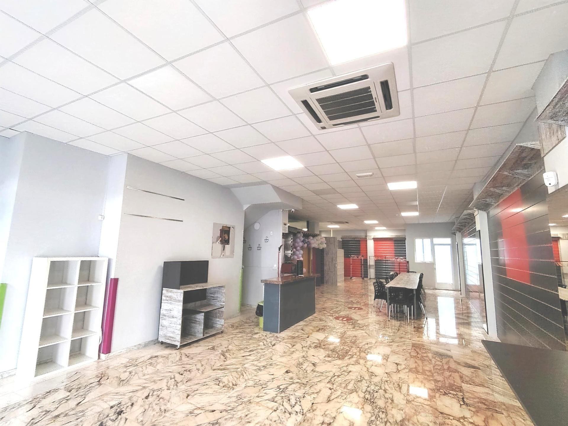 Local en Monforte del Cid, Alicante en venta Foto del interior- Imagen 1 de 8