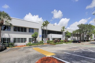 1201 W Cypress Creek Rd, Fort Lauderdale, FL en alquiler Foto del edificio- Imagen 2 de 6