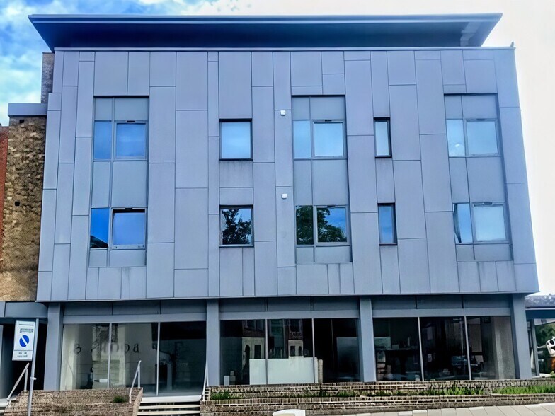 Queen St, Hitchin en alquiler - Foto del edificio - Imagen 2 de 3