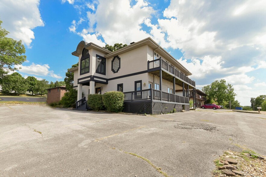 4 Kissee Ave, Kimberling City, MO en venta - Foto del edificio - Imagen 2 de 53