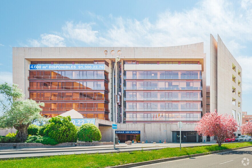Calle de Juan Ignacio Luca de Tena, 1, Madrid, Madrid en alquiler - Foto del edificio - Imagen 1 de 25