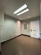 1900-1950 Lonsdale Ave, North Vancouver, BC en alquiler Foto del interior- Imagen 2 de 10