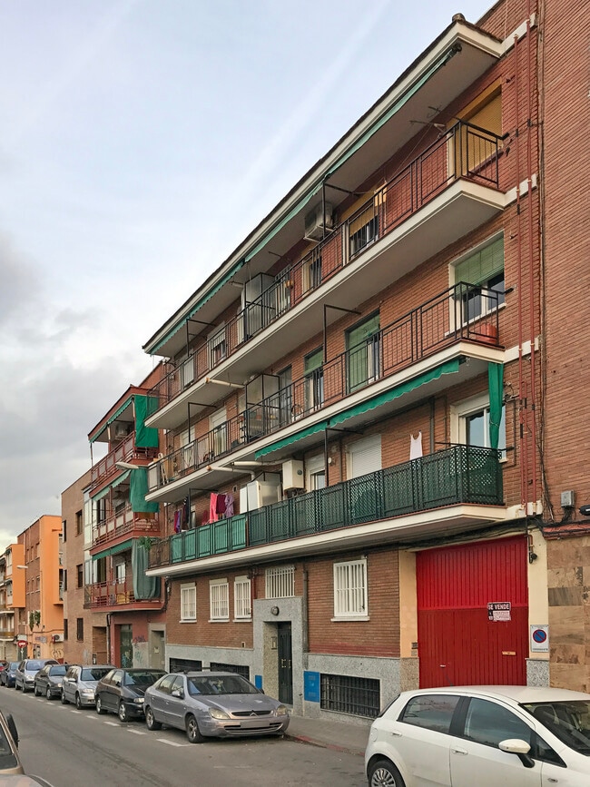 Más detalles de Calle José Maurelo, 15, Madrid - Edificio residencial​ en venta