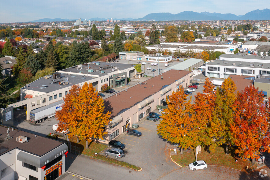 12811 Clarke Pl, Richmond, BC en alquiler - Foto del edificio - Imagen 2 de 4