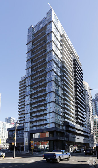 352 Front St W, Toronto, ON en venta - Foto principal - Imagen 1 de 4