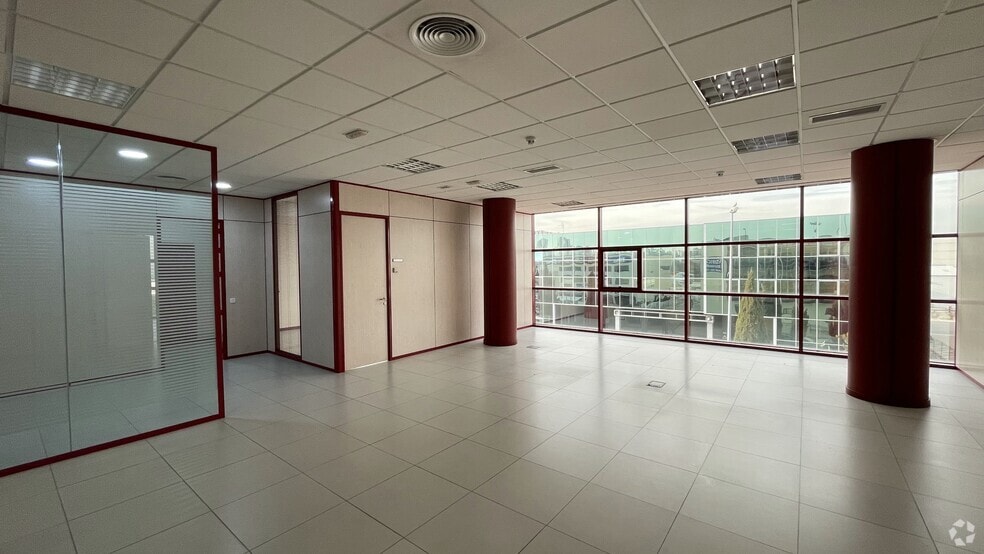 Avenida Italia, 10, Coslada, Madrid en venta - Foto del edificio - Imagen 3 de 32