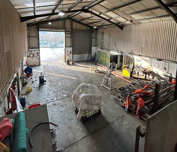 Low Mills Ln, Dewsbury en alquiler - Foto del edificio - Imagen 2 de 3