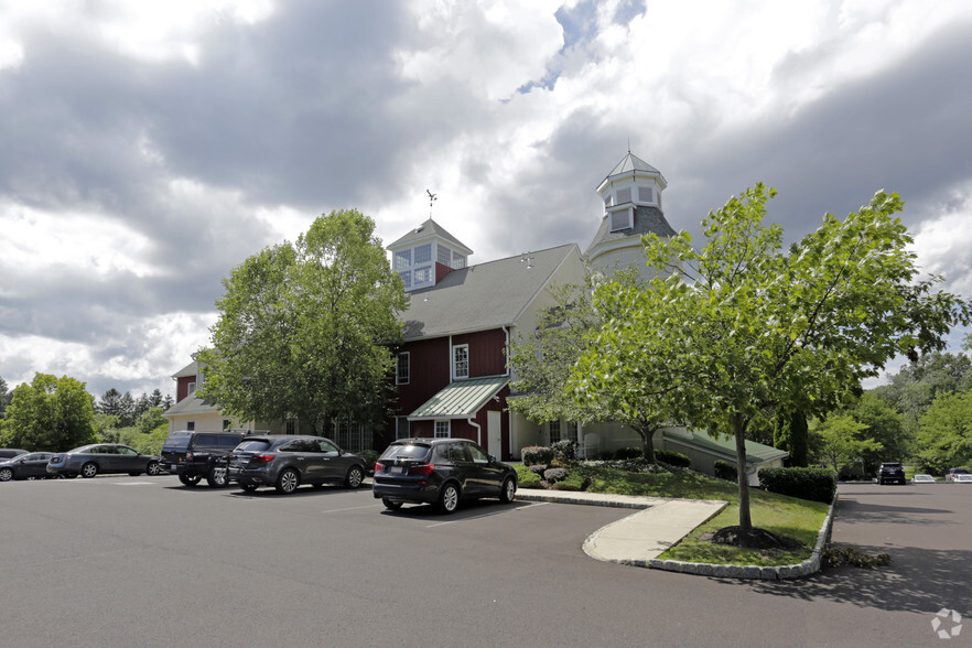 220 Farm Ln, Doylestown, PA en alquiler - Foto del edificio - Imagen 3 de 3