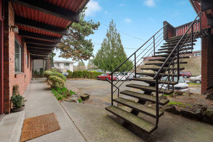 2014 SW 152nd St, Burien, WA en venta - Foto del edificio - Imagen 3 de 16