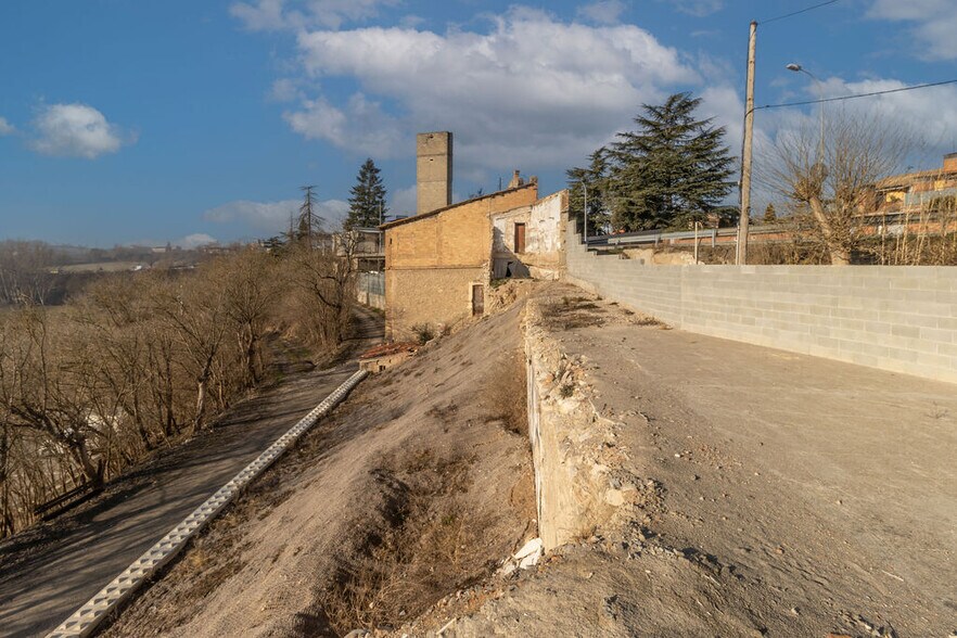 Edificio residencial en Manlleu, Barcelona en venta - Foto del edificio - Imagen 3 de 12