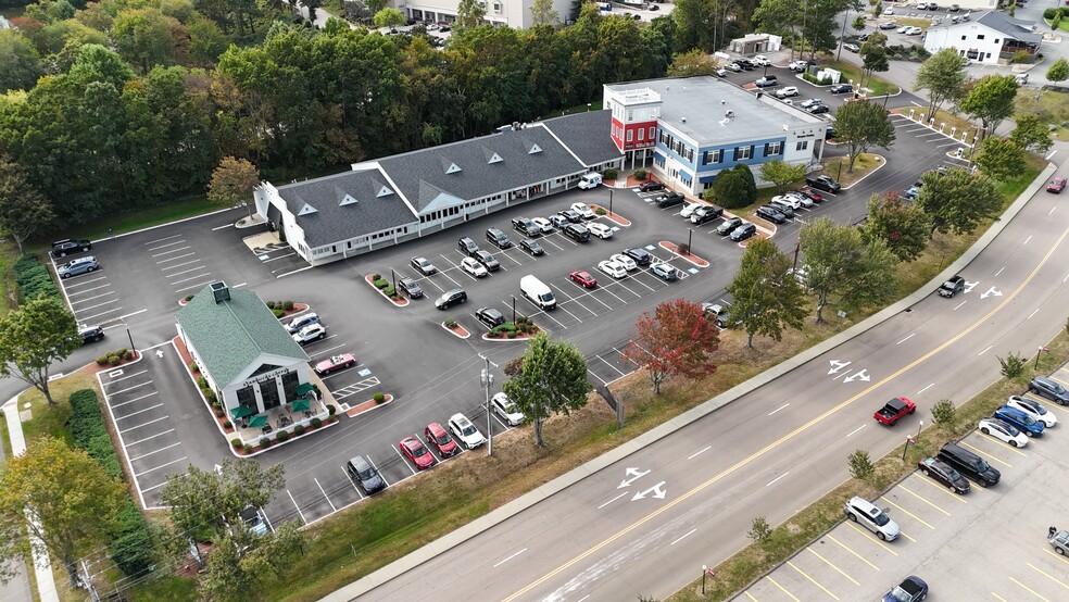 12 Coogan Blvd, Mystic, CT en alquiler - Foto del edificio - Imagen 1 de 3