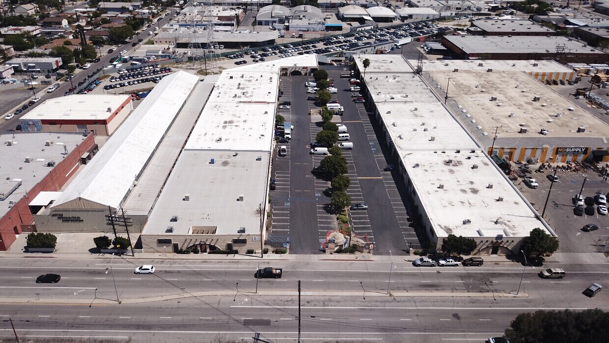 7306-7344 Laurel Canyon Blvd, North Hollywood, CA en venta Foto del edificio- Imagen 1 de 1