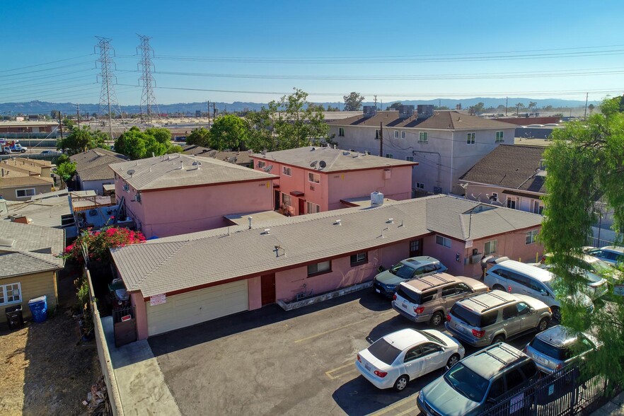 11964-11966 Runnymede St, North Hollywood, CA en venta - Foto del edificio - Imagen 1 de 25