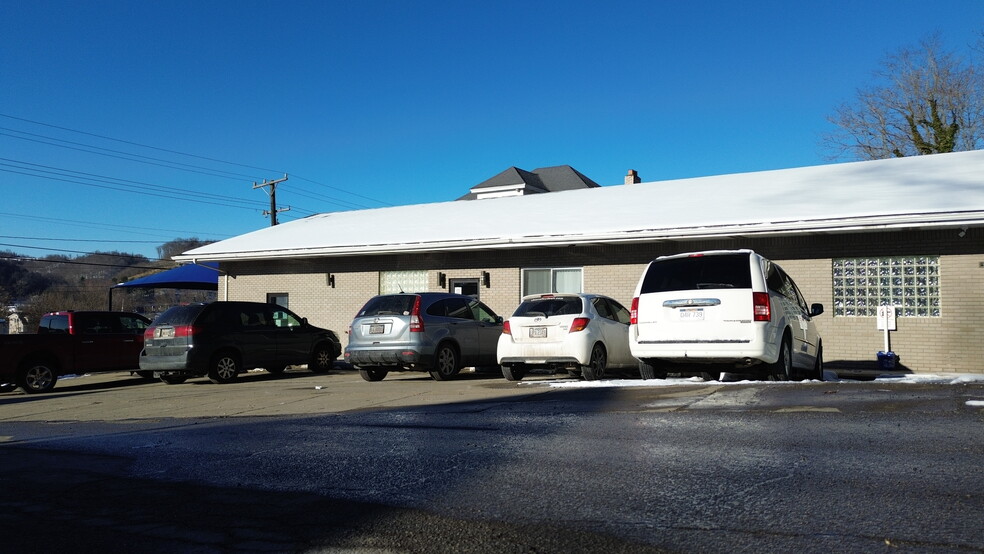 400 Commerce St, Wellsburg, WV en venta - Foto del edificio - Imagen 2 de 3