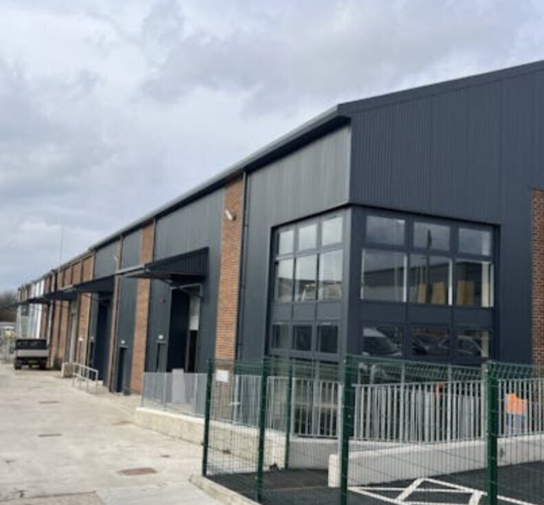 76 Lincoln Rd, High Wycombe en alquiler Foto del edificio- Imagen 1 de 2