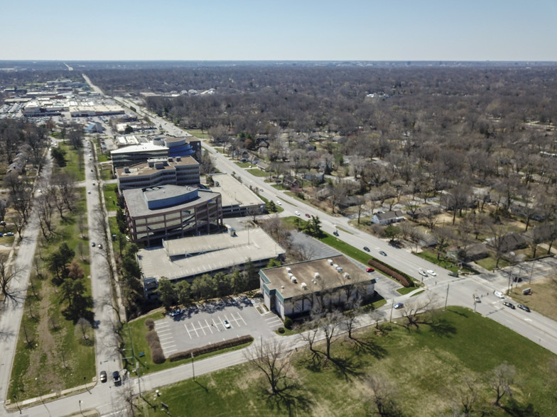 8301 State Line Rd, Kansas City, MO en alquiler - Vista aérea - Imagen 2 de 3