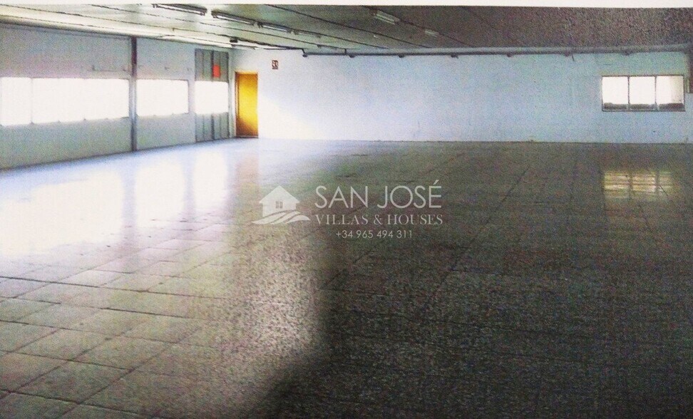 Nave en Alicante en venta - Foto del edificio - Imagen 3 de 6