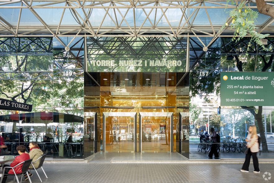 Carrer De Tarragona, Barcelona, Barcelona en alquiler - Foto del edificio - Imagen 3 de 5