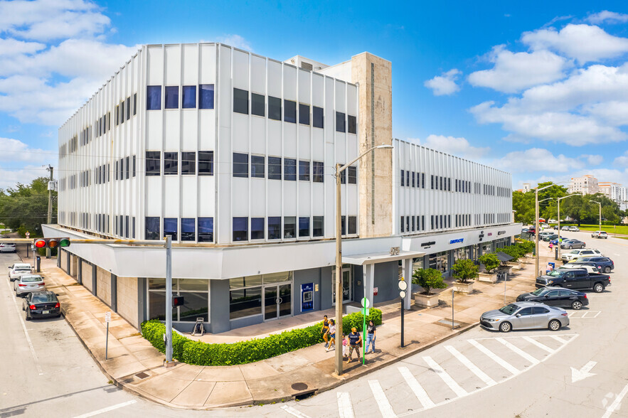 475 Biltmore Way, Coral Gables, FL en alquiler - Foto del edificio - Imagen 1 de 7