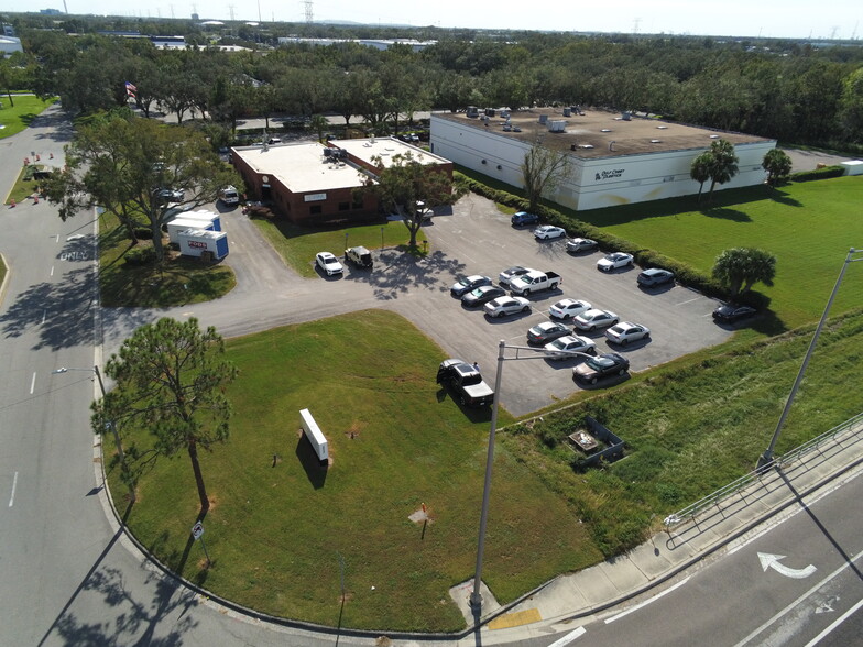 3906 Cragmont Dr, Tampa, FL en venta - Foto del edificio - Imagen 2 de 24