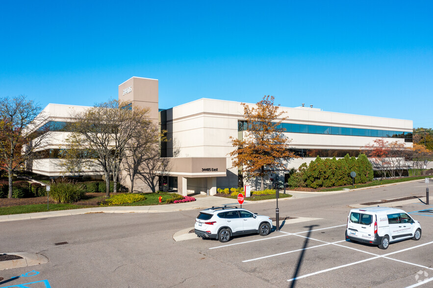 34405 W 12 Mile Rd, Farmington Hills, MI en alquiler - Foto del edificio - Imagen 1 de 8