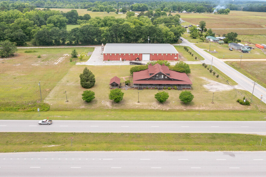 Bluff Road & Horse Pen Bay Court cartera de 3 inmuebles en venta en LoopNet.es - Foto del edificio - Imagen 1 de 99