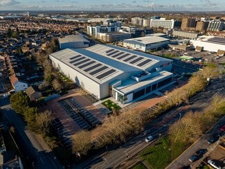 Más detalles de Millington Rd, Hayes - Nave en alquiler