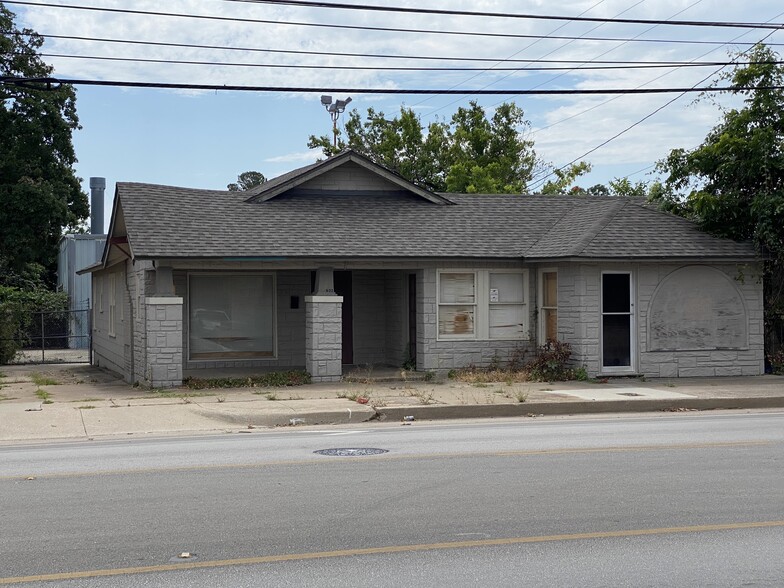 522 N Sylvania Ave, Fort Worth, TX en alquiler - Foto del edificio - Imagen 3 de 9