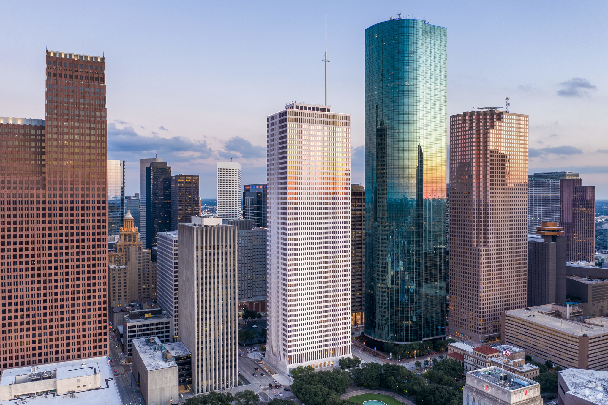 910 Louisiana St, Houston, TX en alquiler Foto del edificio- Imagen 1 de 7