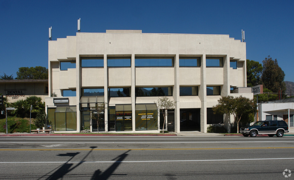 3959 Foothill Blvd, La Crescenta, CA en alquiler - Foto del edificio - Imagen 3 de 4