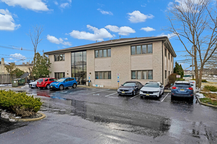 1740 Oak Tree Rd, Edison, NJ en venta - Foto del edificio - Imagen 2 de 31