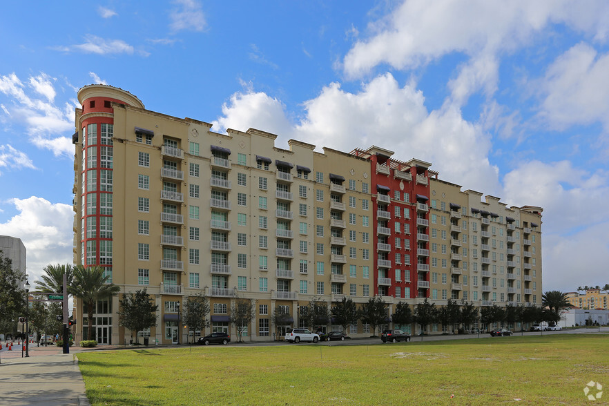 410 Evernia St, West Palm Beach, FL en alquiler - Foto del edificio - Imagen 2 de 68