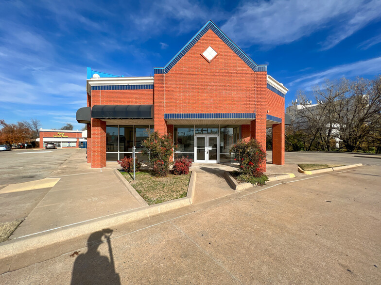 5959 NW Expressway St, Oklahoma City, OK en alquiler - Foto del edificio - Imagen 3 de 27