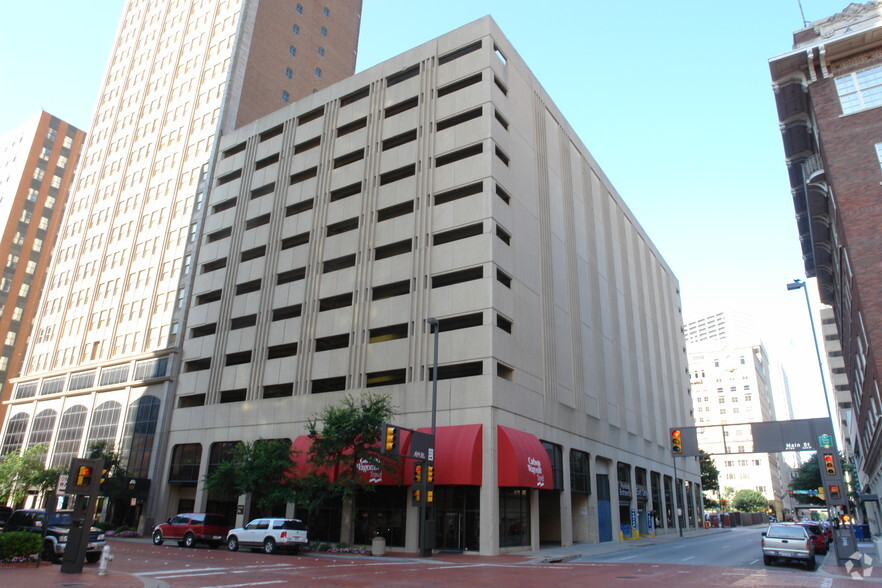 701 Houston St, Fort Worth, TX en alquiler - Foto del edificio - Imagen 2 de 2