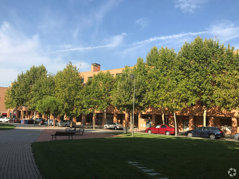 Calle Alcalde Pedro González González, 10, Leganés, Madrid en alquiler - Foto del edificio - Imagen 2 de 2