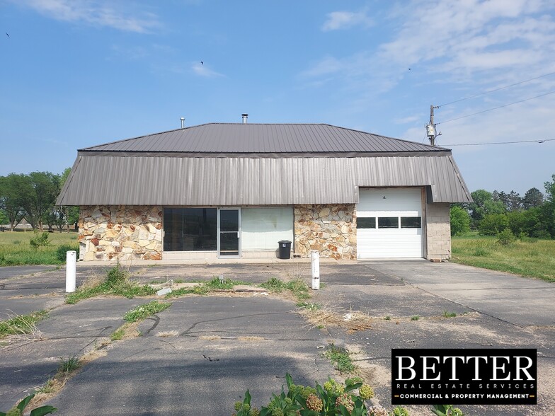 913 Road B, Henderson, NE en venta - Foto del edificio - Imagen 1 de 6