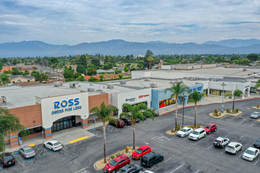 1735-1869 N Hacienda Blvd, La Puente, CA en alquiler - Foto del edificio - Imagen 1 de 10