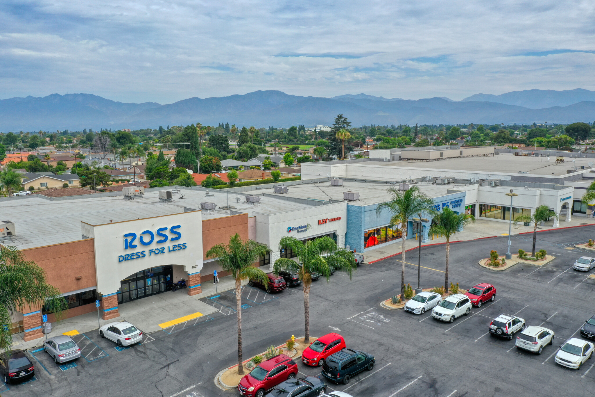 1735-1869 N Hacienda Blvd, La Puente, CA en alquiler Foto del edificio- Imagen 1 de 11