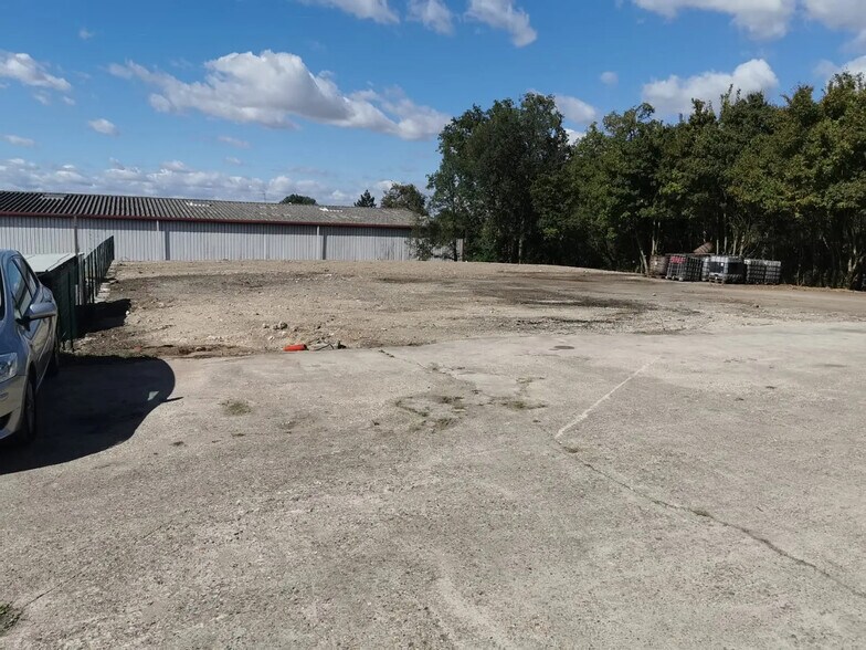 9 Zone Artisanale Des 4 Chemins, Méry-sur-Oise en venta - Foto del edificio - Imagen 3 de 4