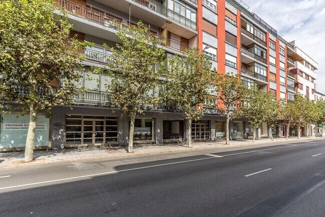 Más detalles de Alvaro Lopez Nuñez, Leon, 10, Palomera - Local en venta