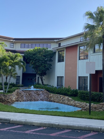 499 NW 70th Ave, Plantation, FL en alquiler - Foto del edificio - Imagen 3 de 11