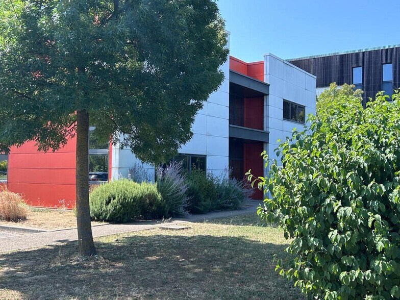 Allée Jacques Monod, Saint-Priest en venta - Foto del edificio - Imagen 1 de 15