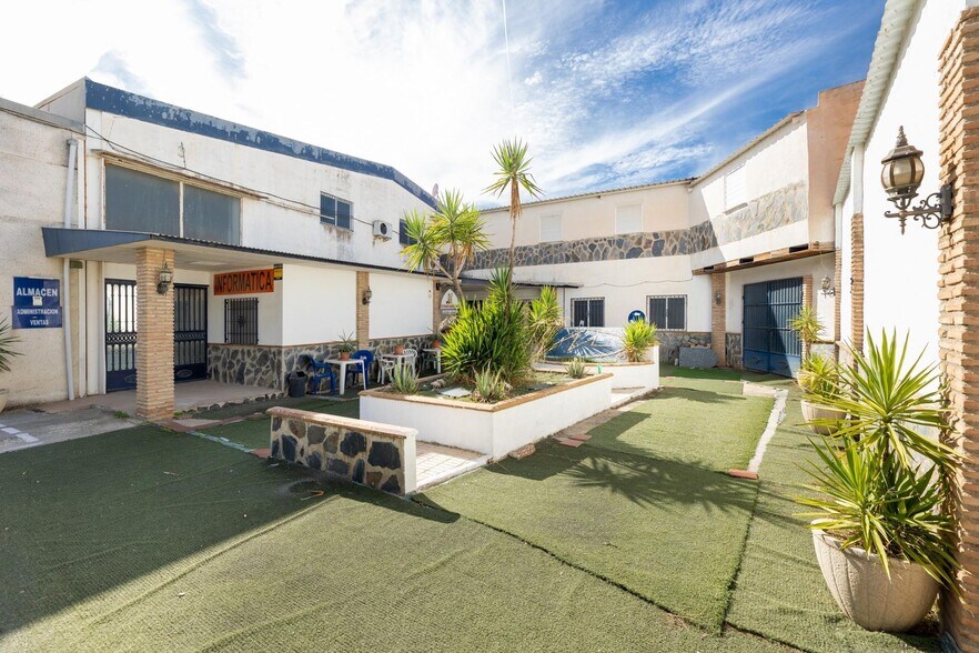 Nave en Atarfe en venta - Foto del edificio - Imagen 3 de 34