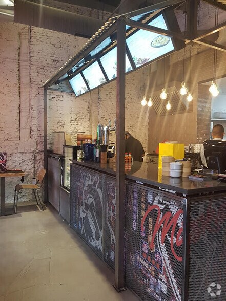 Local en Madrid, Madrid en alquiler - Foto del edificio - Imagen 2 de 5