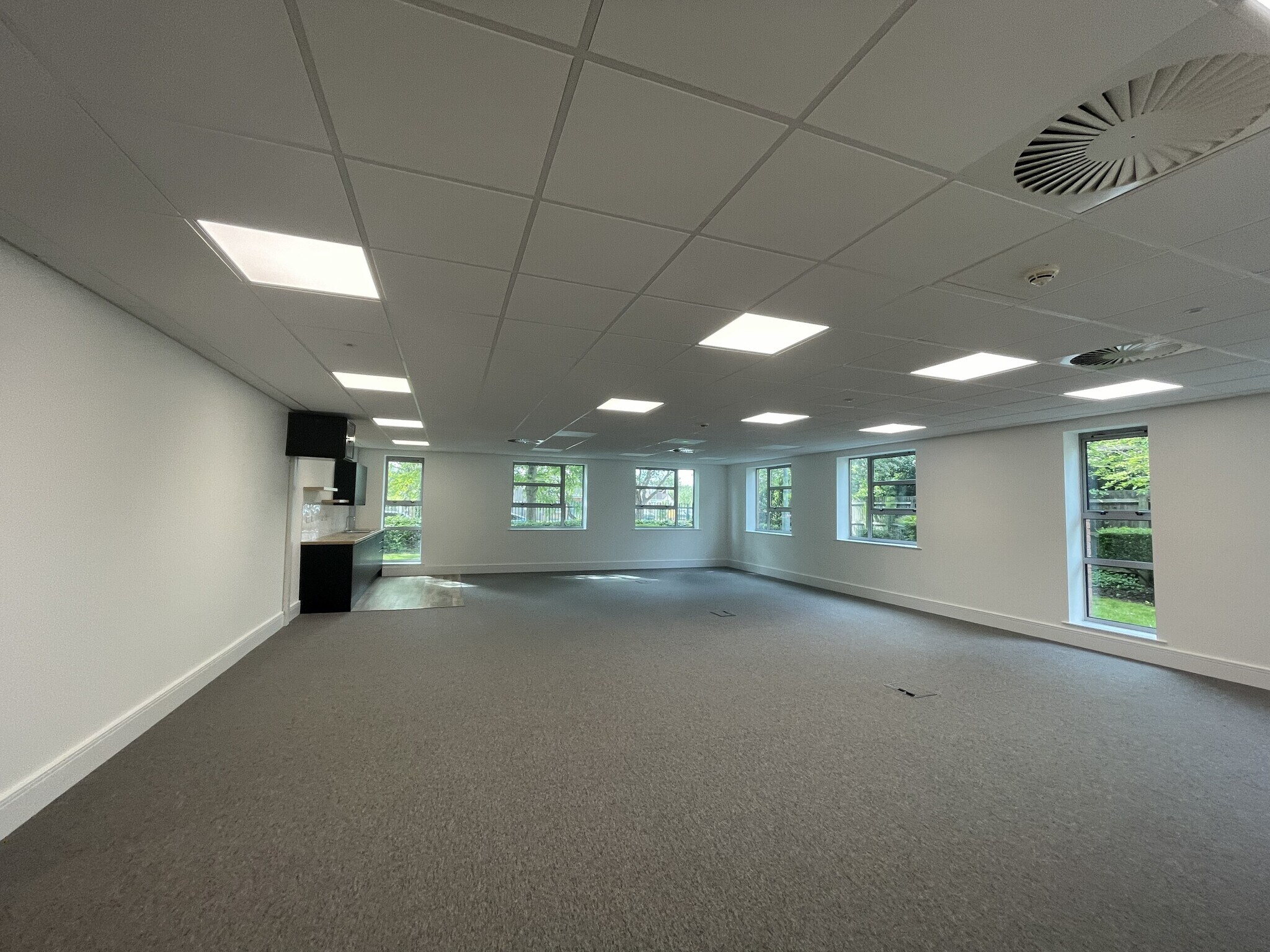 Crown Way, Tower Rd N, Warmley en alquiler Foto del edificio- Imagen 1 de 4