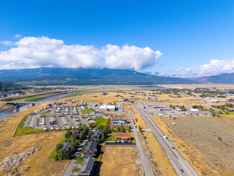 EMERGER AVE, Alpine, WY en venta - Foto del edificio - Imagen 2 de 7