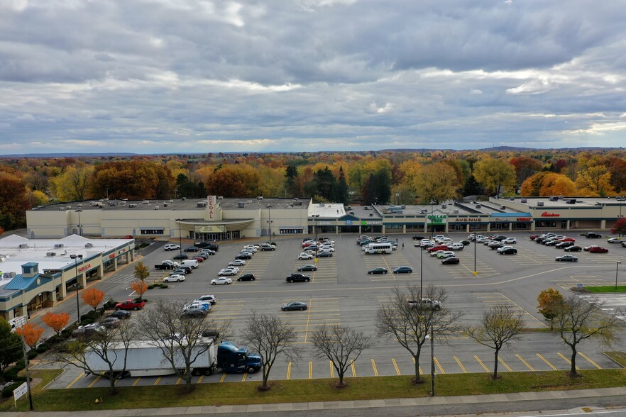 2255-2307 E Ridge Rd, Irondequoit, NY en alquiler - Foto del edificio - Imagen 3 de 5