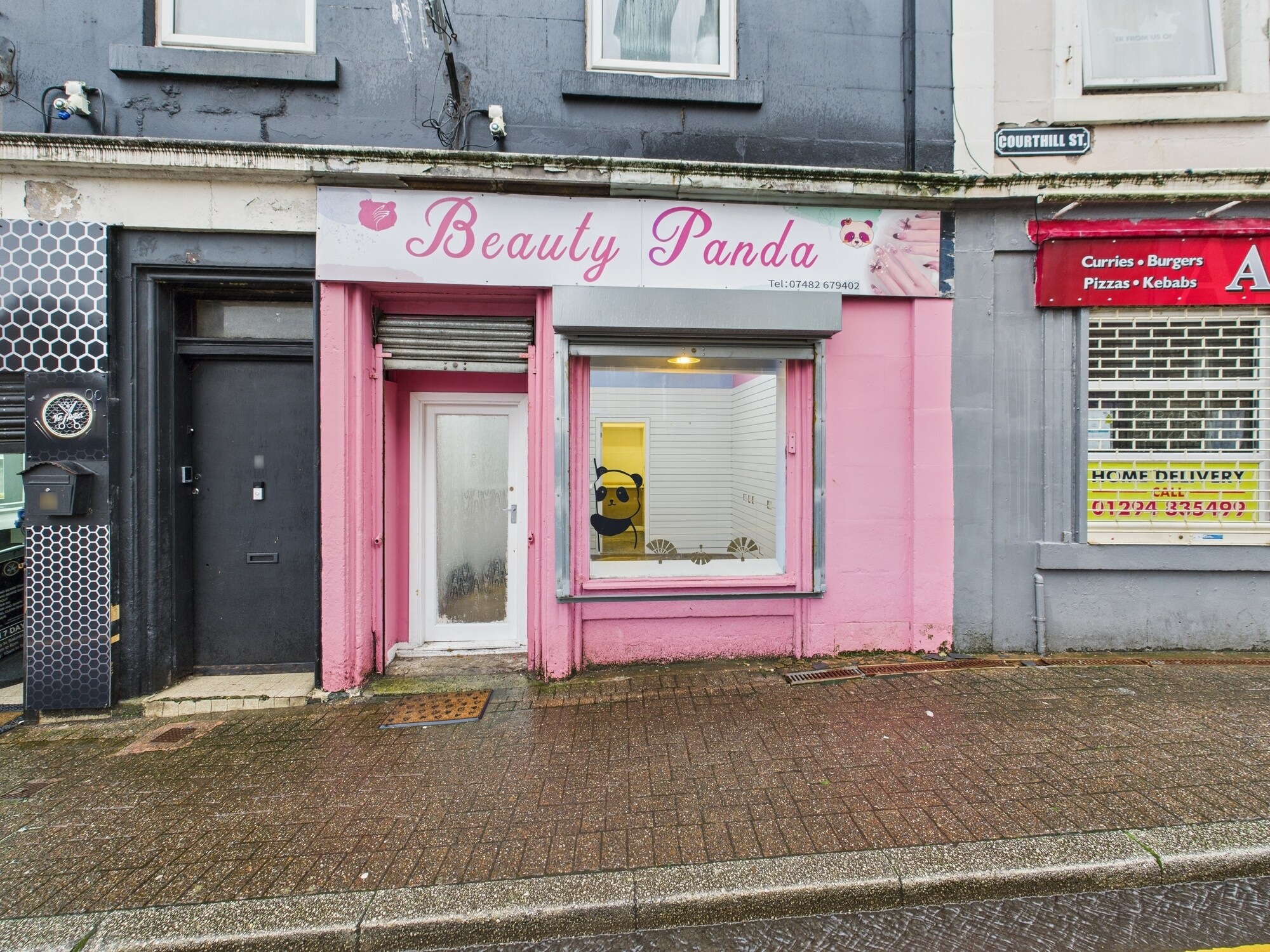 5-7 The Cross, Dalry en venta Foto principal- Imagen 1 de 11