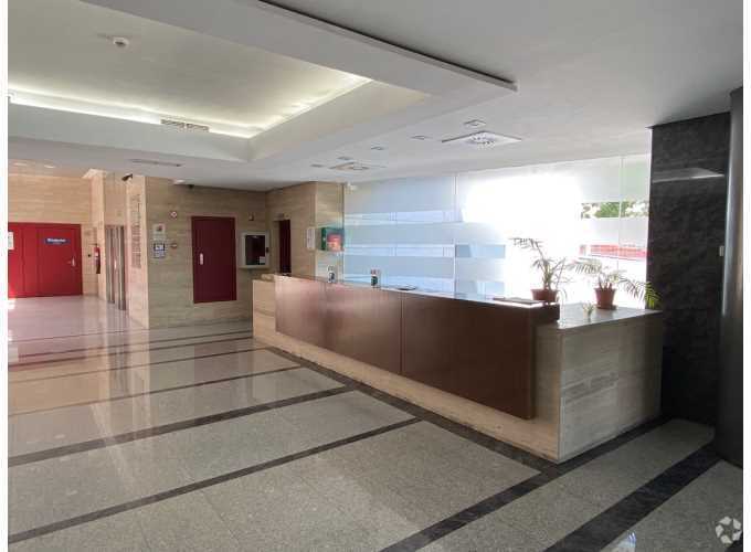 Avenida de Pirineos, 7, San Sebastián de los Reyes, Madrid en venta - Foto del edificio - Imagen 3 de 20